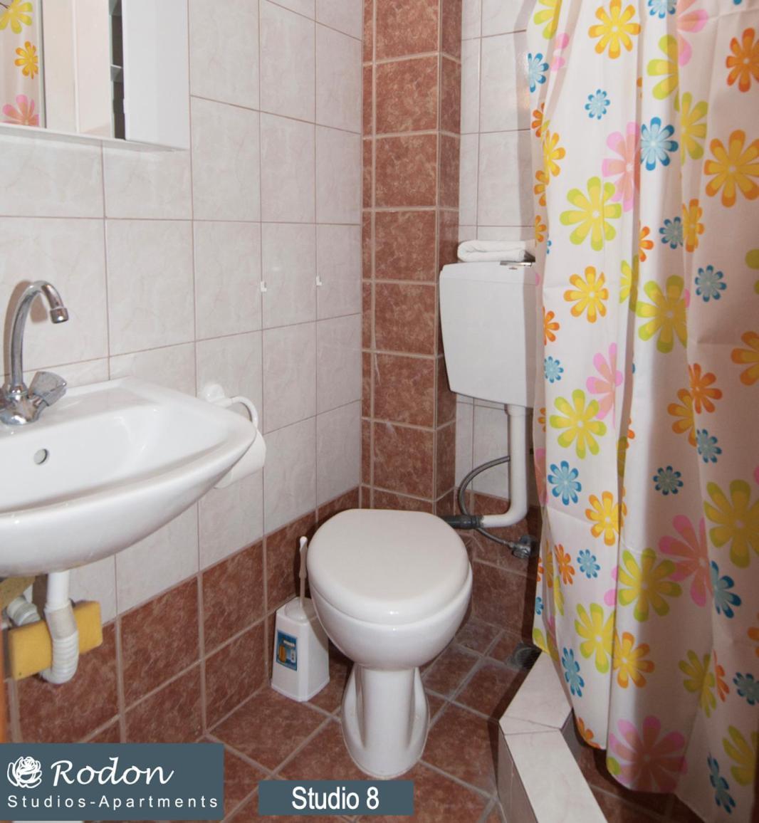 Rodon Apartments - S Avdimioti Nea Roda Luaran gambar