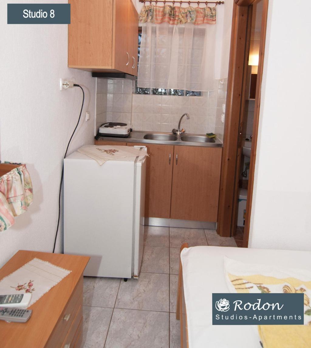 Rodon Apartments - S Avdimioti Nea Roda Luaran gambar