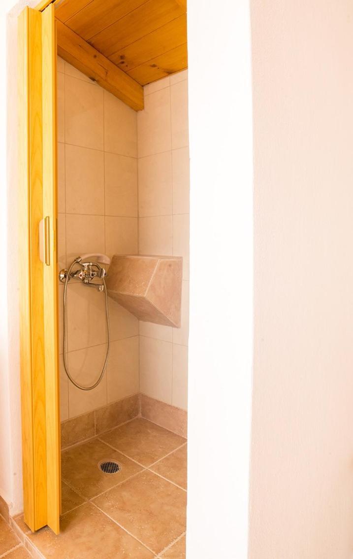 Rodon Apartments - S Avdimioti Nea Roda Luaran gambar
