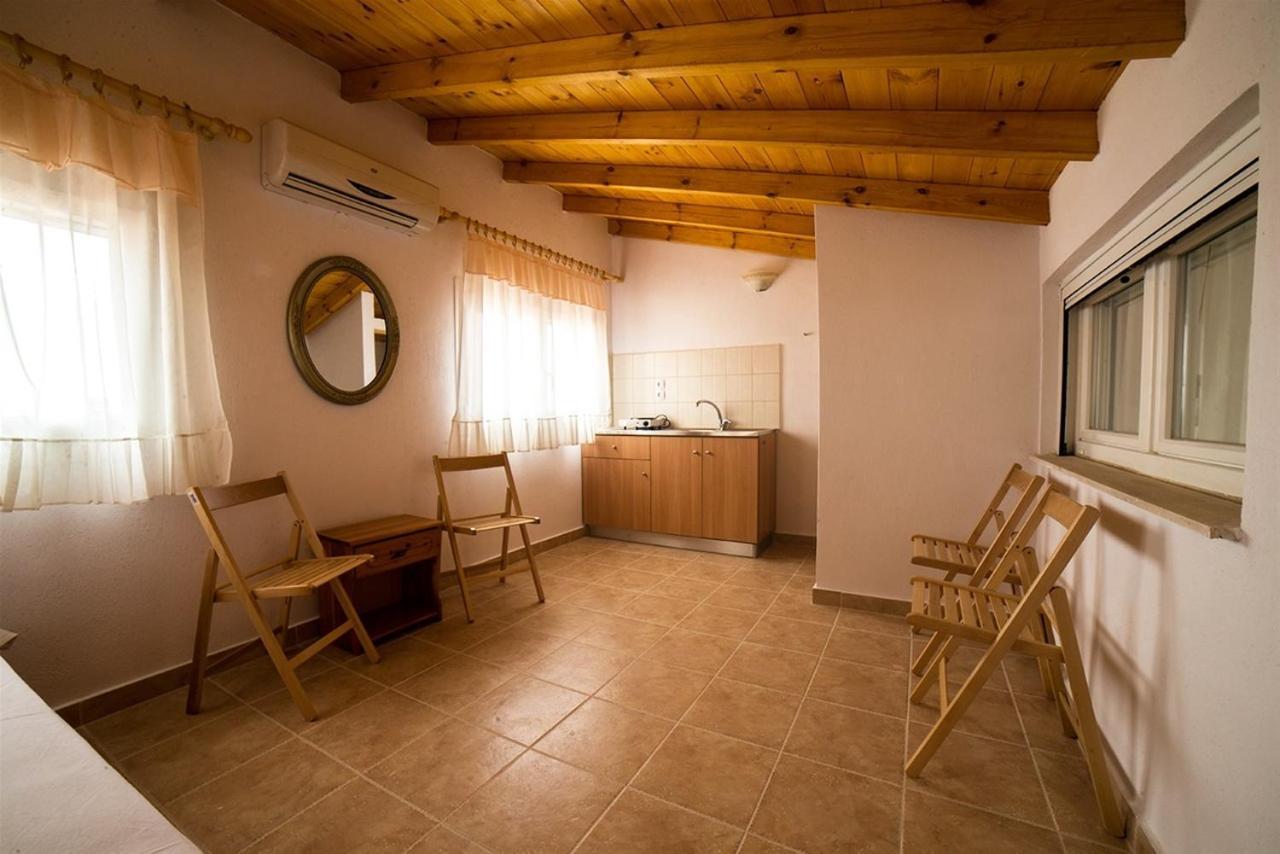Rodon Apartments - S Avdimioti Nea Roda Luaran gambar