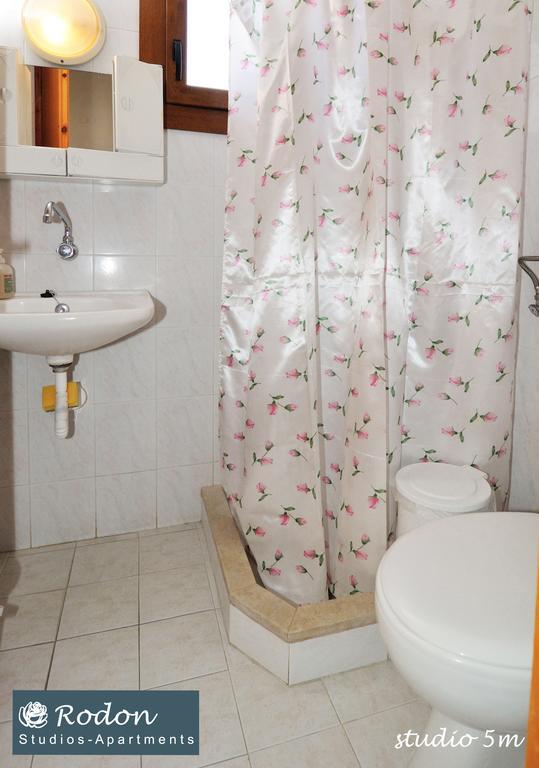 Rodon Apartments - S Avdimioti Nea Roda Luaran gambar